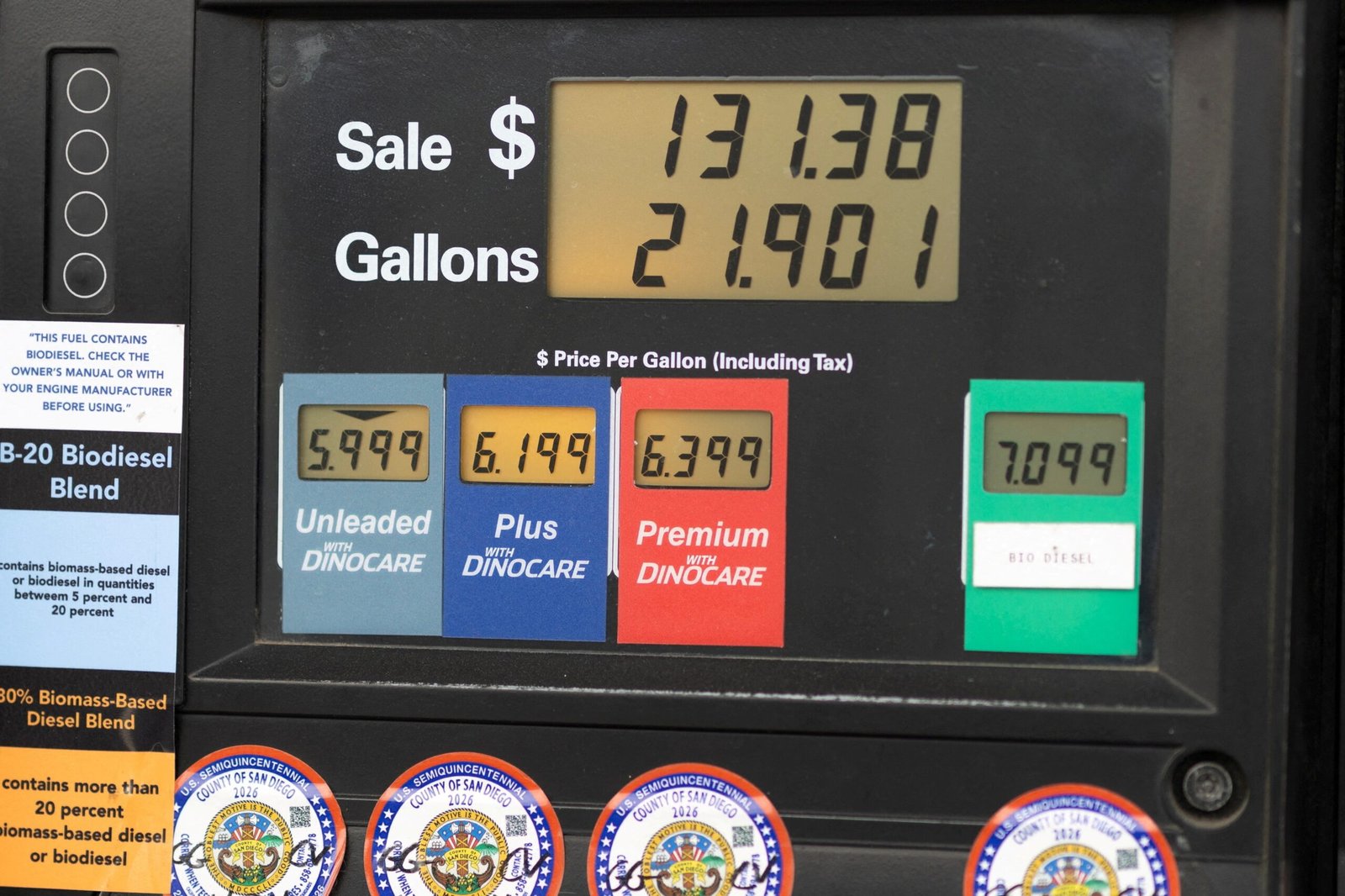 Trump pede investigação sobre “abuso” nos preços da gasolina