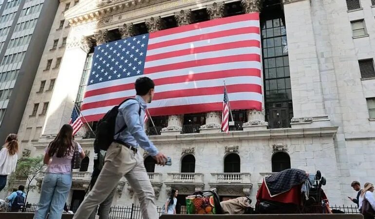 A economia dos Estados Unidos continua superando seus