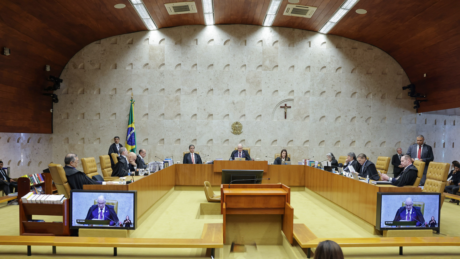 Stf determina sede no brasil para big techs e fixa prazo par