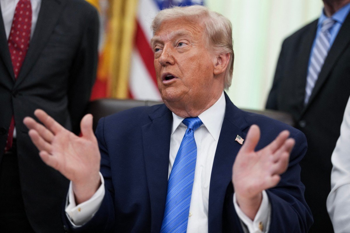 Trump e presidente do Irã assinam acordo de