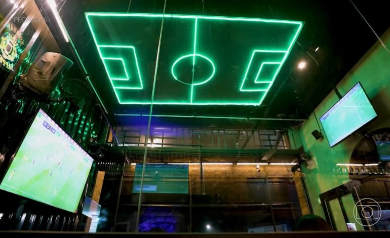 Bares, restaurantes, supermercados e lojas aproveitam a Copa