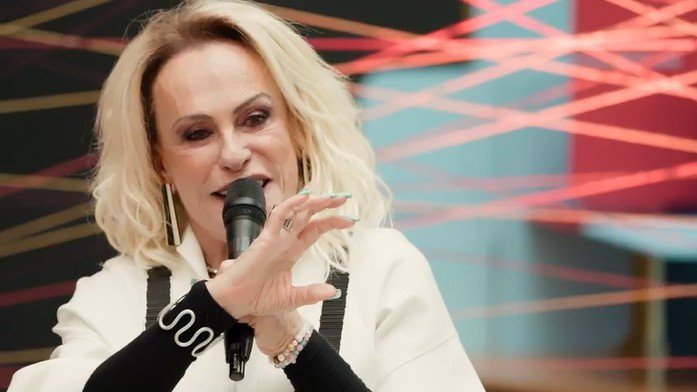 A apresentadora Ana Maria Braga falou sobre autoestima