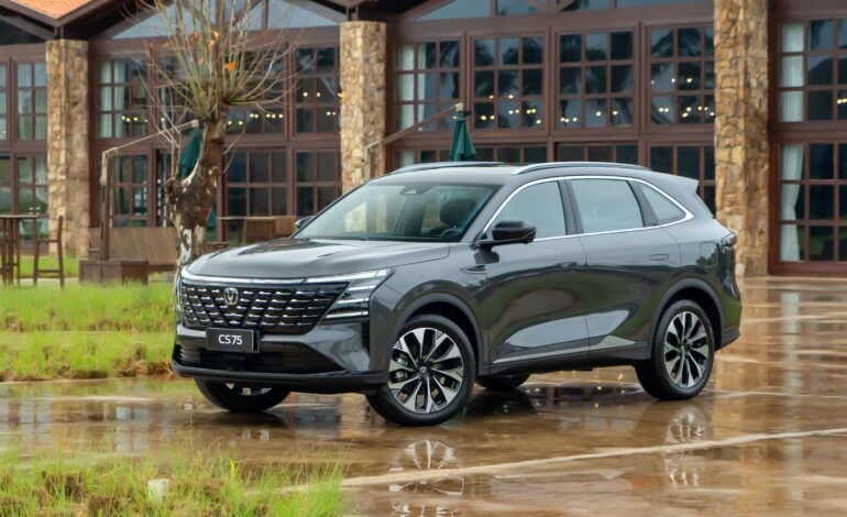 A CAOA Changan lançou nesta terça-feira (16) o SUV CS75
