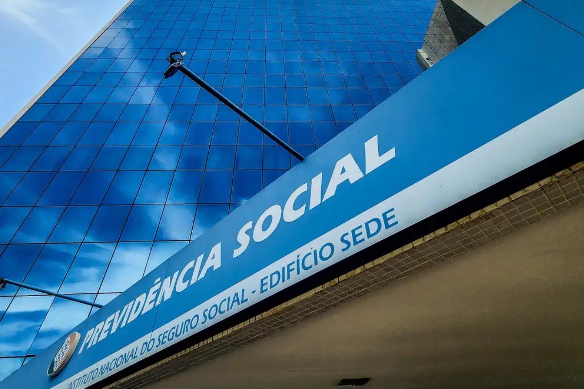 Fila do INSS: Lula meta de zerar espera até setembro
