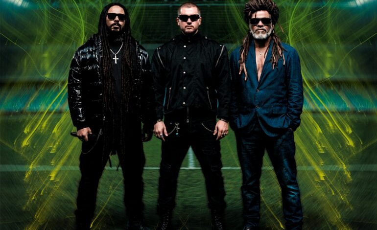 Os artistas brasileiros Carlinhos Brown, DJ Bruno Martini