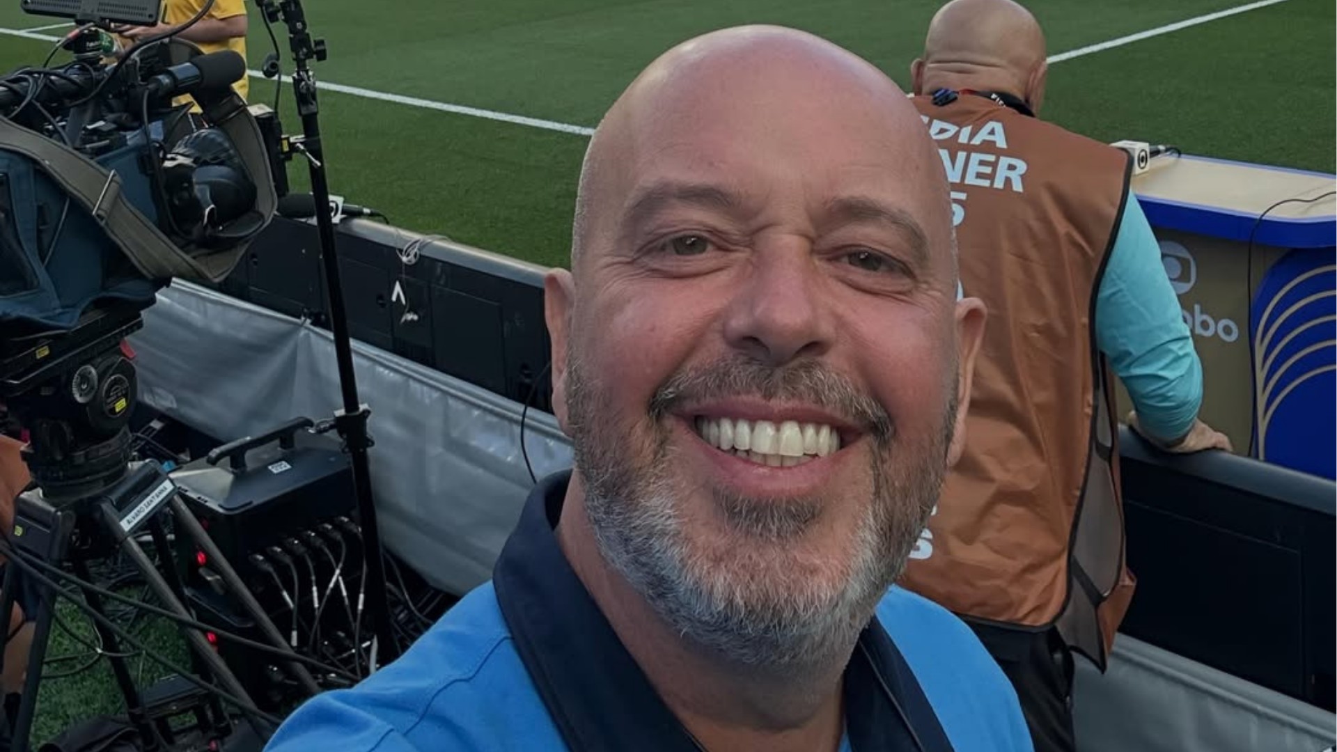 O jornalista Alex Escobar anunciou nesta quinta-feira (25)