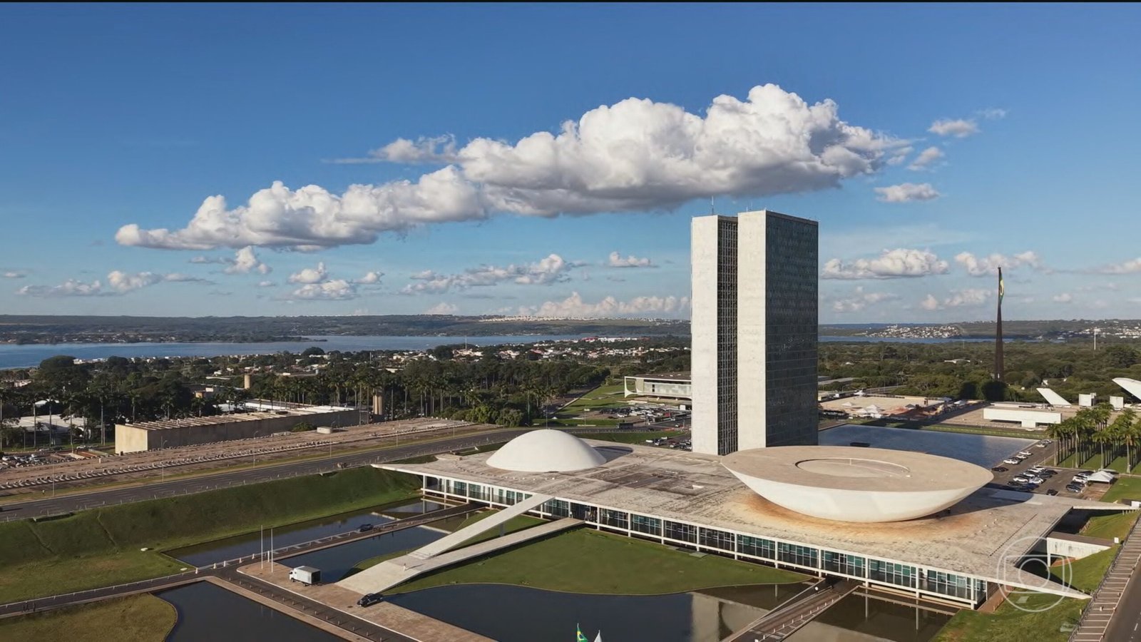 O Distrito Federal registrou a maior média salarial do Brasi