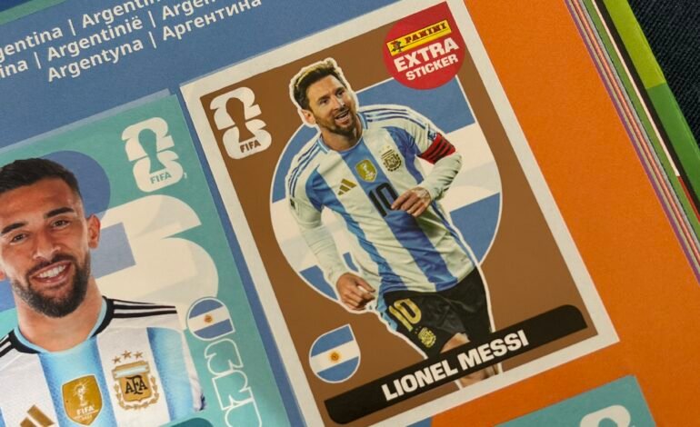 Figurinha especial do jogador argentino Lionel Messi colada