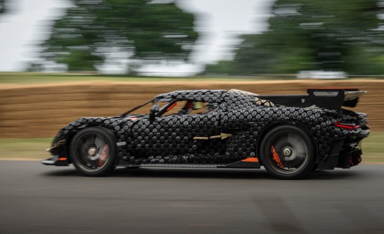 Uma réplica em tamanho real do Koenigsegg Sadair’s