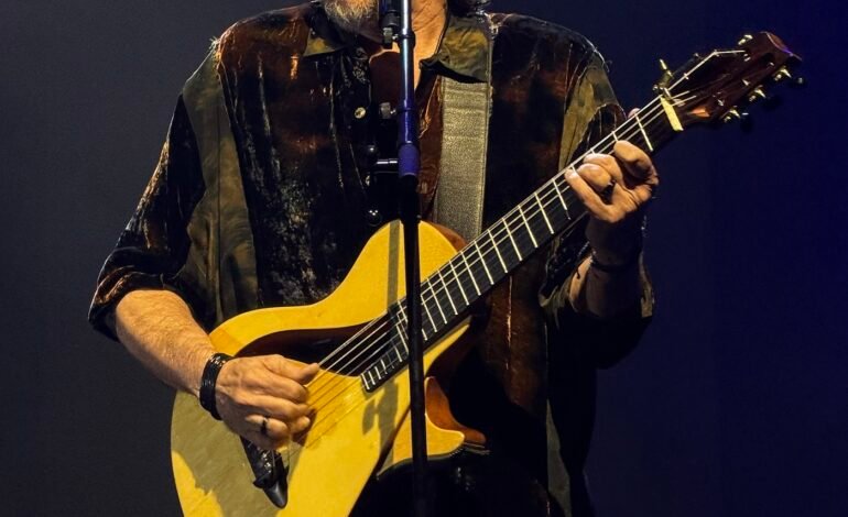 O cantor pernambucano Lenine apresentou o show “Eita”
