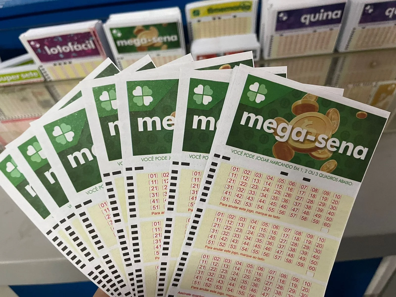 O sorteio do concurso 3021 da Mega-Sena foi