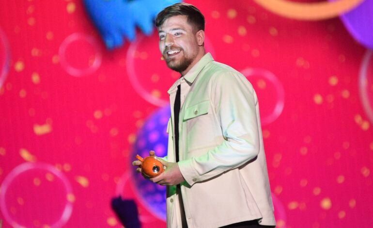 O youtuber Jimmy Donaldson, conhecido como MrBeast, ultrapas