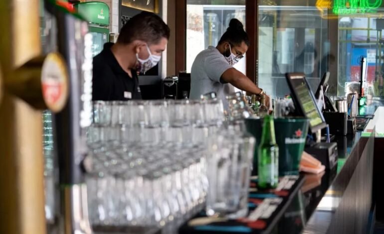 A economia brasileira apresenta crescimento do consumo das