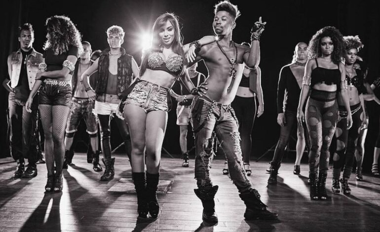 Anitta lança show das poderosas em 2013 e transforma a carre